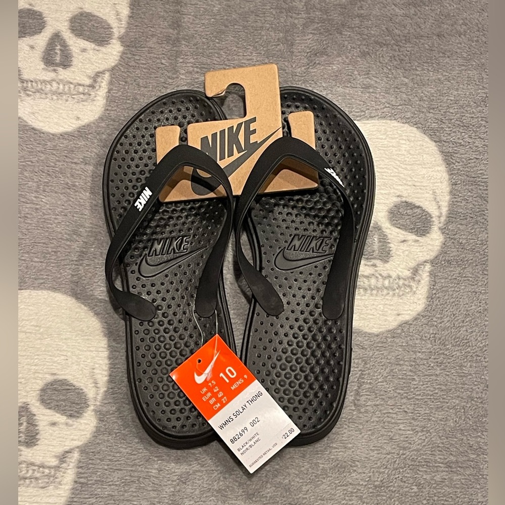 Nike women’s thong flip flops